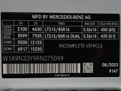 Used 2024 Mercedes-Benz Sprinter 4500 image 31