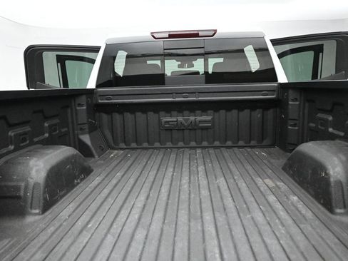 Used 2025 GMC Sierra 1500 SLT w/ SLT Premium Plus Package AWD/4WD image 28