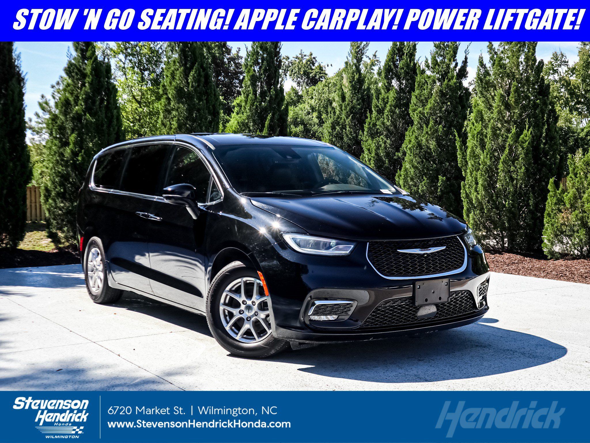 Used 2025 Chrysler Pacifica Select FWD image 1