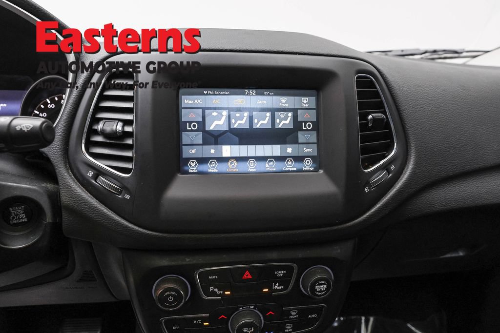 Used 2018 Jeep Compass Latitude w/ Popular Equipment Group AWD/4WD image 13