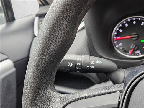 Used 2020 Toyota RAV4 XLE AWD/4WD image 20