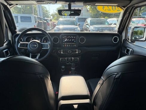 Used 2023 Jeep Wrangler Unlimited Sahara AWD/4WD image 25