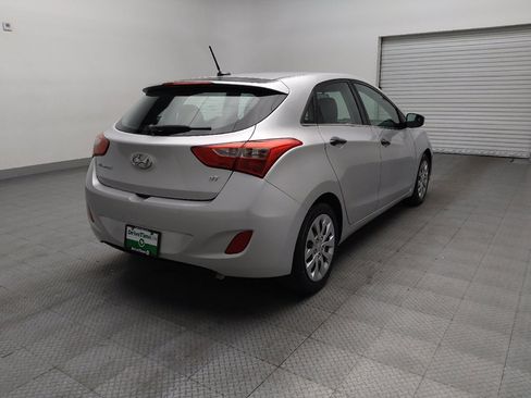 Used 2017 Hyundai Elantra GT image 9