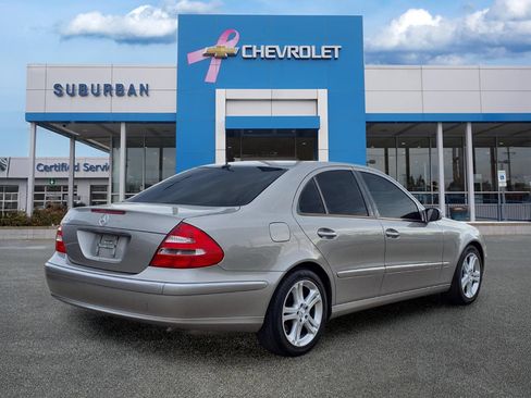 Used 2006 Mercedes-Benz E 350 Sedan w/ Premium Pkg image 5