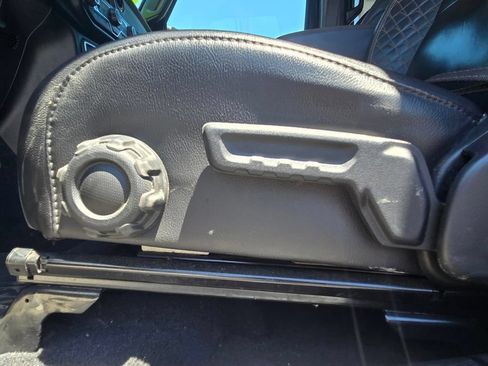 Used 2021 Jeep Wrangler Unlimited Sahara AWD/4WD image 17