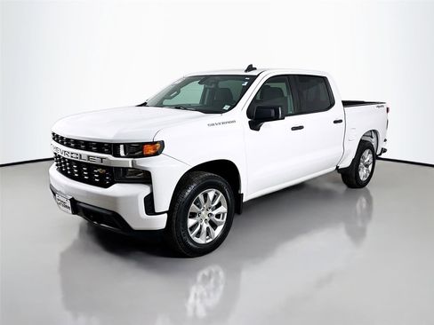 Used 2020 Chevrolet Silverado 1500 Custom w/ Custom Value Package image 4
