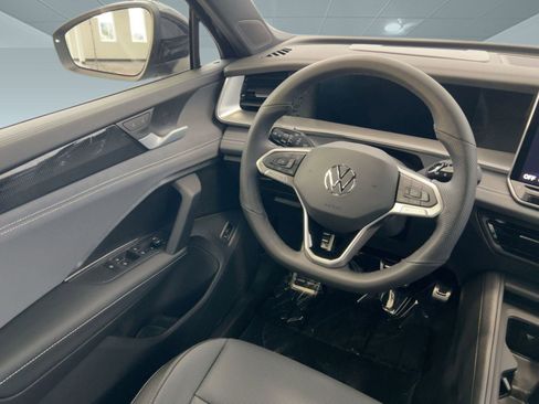 New 2026 Volkswagen Tiguan SE R-Line image 27