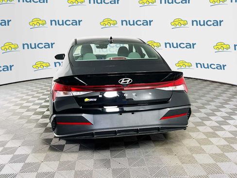 Certified 2025 Hyundai Elantra Sport FWD image 6