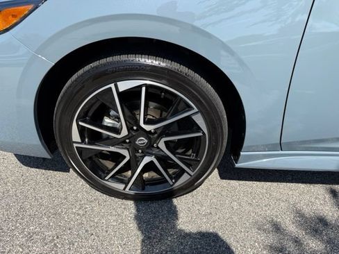 Certified 2025 Nissan Sentra SR w/ SR Premium Package FWD image 14