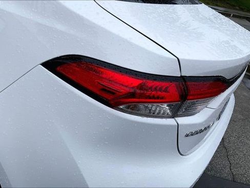 Used 2022 Toyota Corolla LE w/ LE Convenience Package image 28