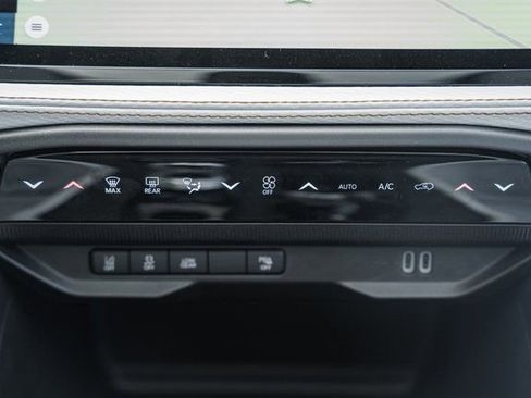 New 2026 Jeep Cherokee Overland image 31