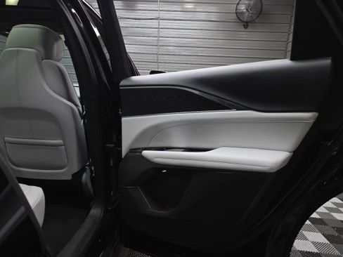 Used 2024 Cadillac Lyriq Luxury RWD image 38