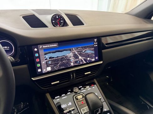 Certified 2023 Porsche Cayenne AWD/4WD image 22