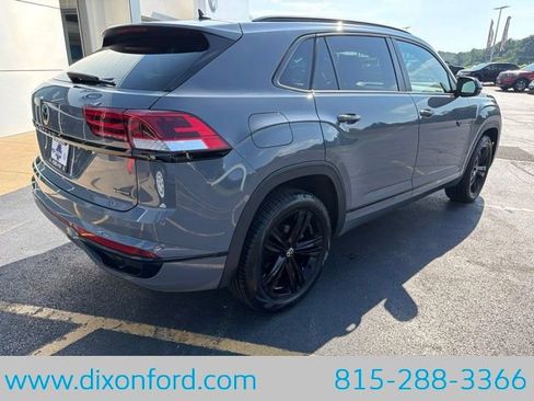 Used 2023 Volkswagen Atlas Cross Sport SEL R-Line AWD/4WD image 8