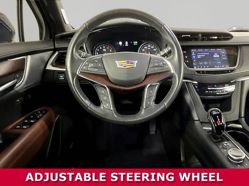 Used 2022 Cadillac XT5 Premium Luxury w/ Technology Package FWD image 8