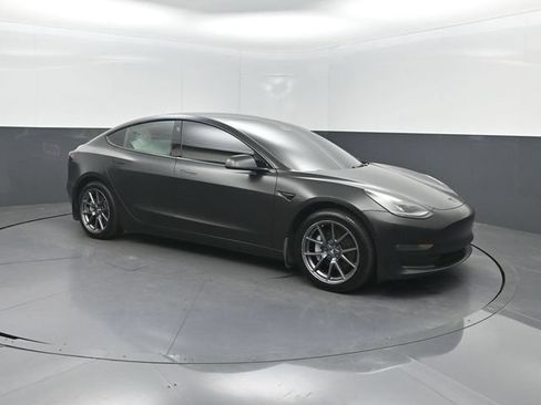 Used 2022 Tesla Model 3 Long Range AWD/4WD image 26