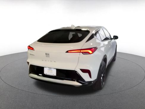 Used 2025 Buick Envista Sport Touring image 13