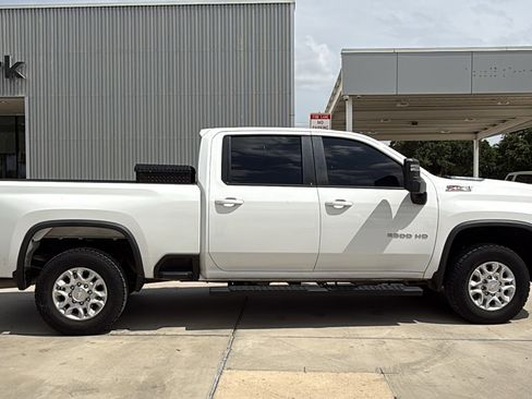 Used 2020 Chevrolet Silverado 2500 LT w/ Z71 Off-Road Package AWD/4WD image 8