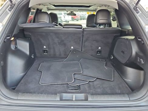 Used 2019 Jeep Cherokee Latitude Plus image 17