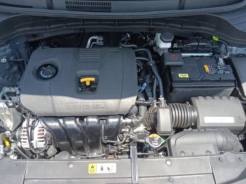 Used 2025 Kia Soul LX w/ LX Technology Package FWD image 32