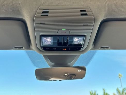 New 2026 Volkswagen Atlas SE image 32