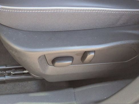 Used 2023 Buick Envision Avenir image 24