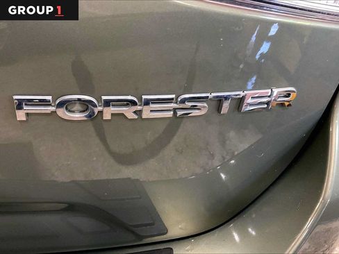 Used 2021 Subaru Forester Premium AWD/4WD image 10