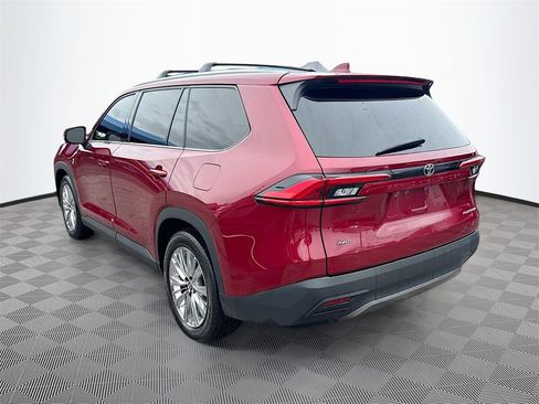 Used 2024 Toyota Grand Highlander Platinum image 8