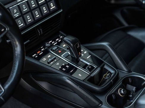 Used 2020 Porsche Cayenne image 20