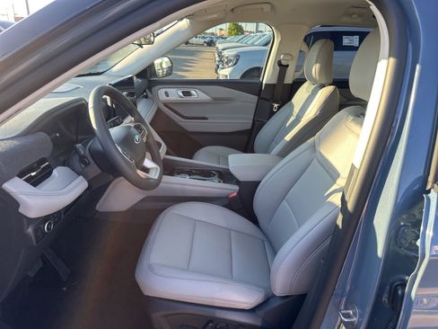 New 2026 Ford Explorer Active RWD image 17