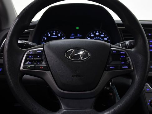 Used 2018 Hyundai Elantra SE w/ Cargo Package image 11