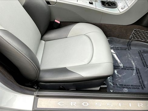 Used 2007 Chrysler Crossfire Limited RWD image 32