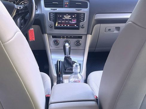 Used 2015 Volkswagen Golf S FWD image 18