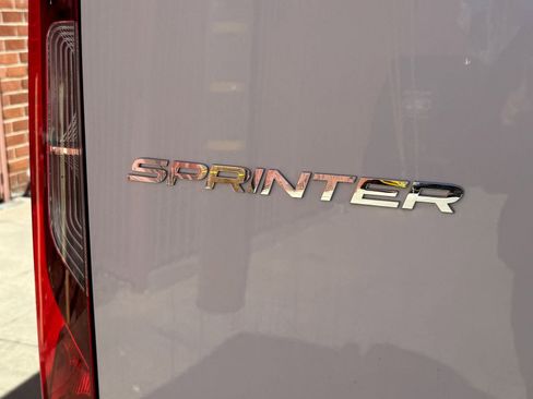 Used 2022 Mercedes-Benz Sprinter 2500 image 19
