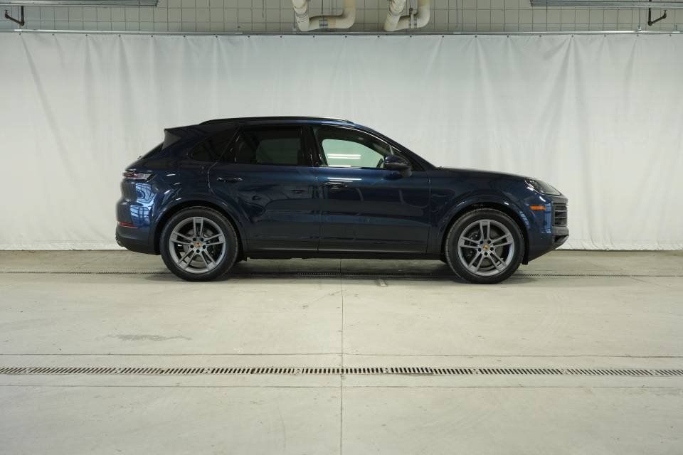 Certified 2026 Porsche Cayenne AWD/4WD image 8