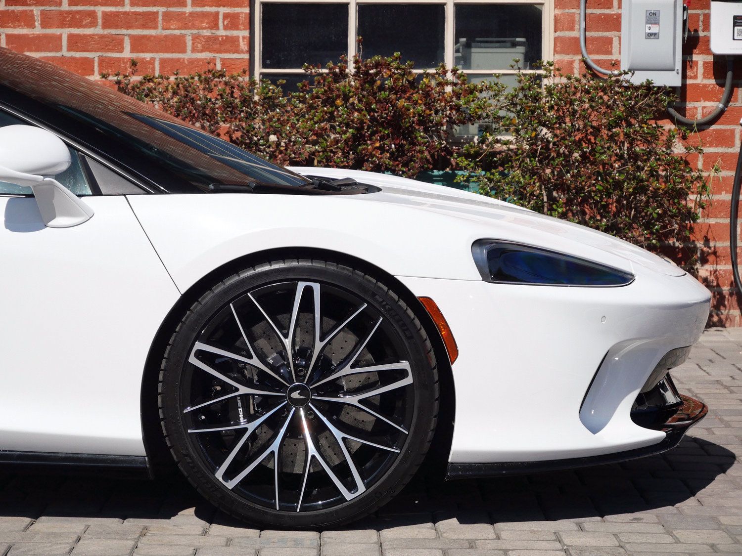 Used 2023 McLaren GT RWD image 7