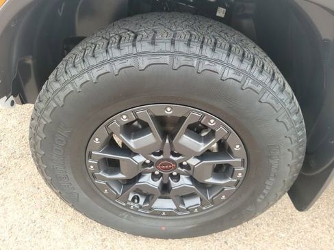 Used 2024 Nissan Frontier PRO-4X w/ Pro Premium Package image 10