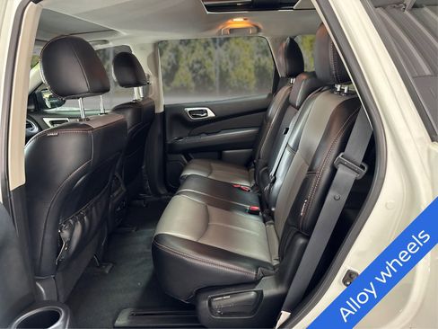 Used 2020 Nissan Pathfinder SL AWD/4WD image 10