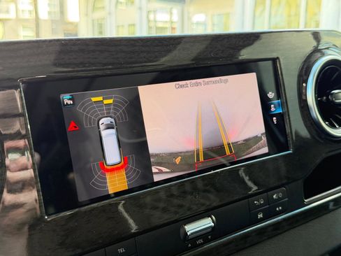 Used 2020 Mercedes-Benz Sprinter 2500 image 36