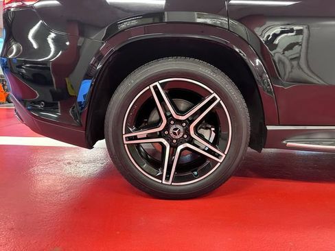 Used 2022 Mercedes-Benz GLS 450 4MATIC image 28