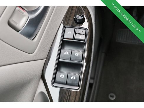 Used 2018 Toyota Sienna XLE image 23