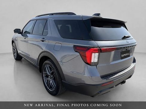 Used 2025 Ford Explorer ST-Line w/ Premium Package RWD image 6