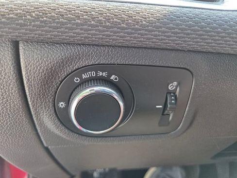 Used 2018 Chevrolet Cruze LT w/ Convenience Package FWD image 19
