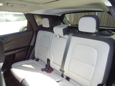 Used 2023 Ford Escape Active w/ Tech Pack #1 FWD image 9