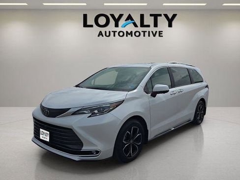 Certified 2026 Toyota Sienna Platinum AWD/4WD image 1
