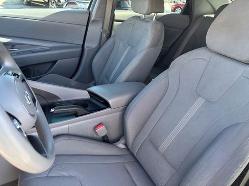 Used 2024 Hyundai Elantra SE image 23