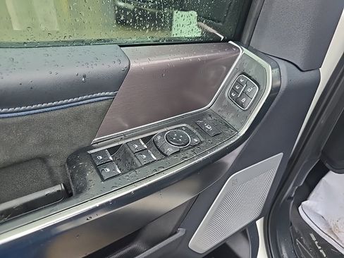 Used 2026 Ford F250 Platinum w/ Tremor Off-Road Package image 7