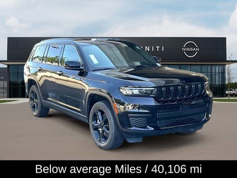 Used 2021 Jeep Grand Cherokee L Laredo image 3