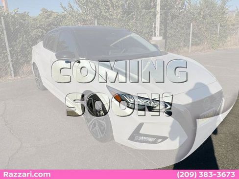 Used 2020 Nissan Sentra SR FWD image 1