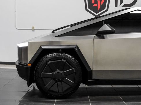 Used 2024 Tesla Cybertruck AWD Crew Cab image 13